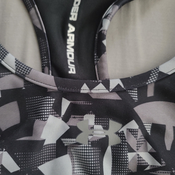 Under Armour sports bra - Picture 4 of 4
